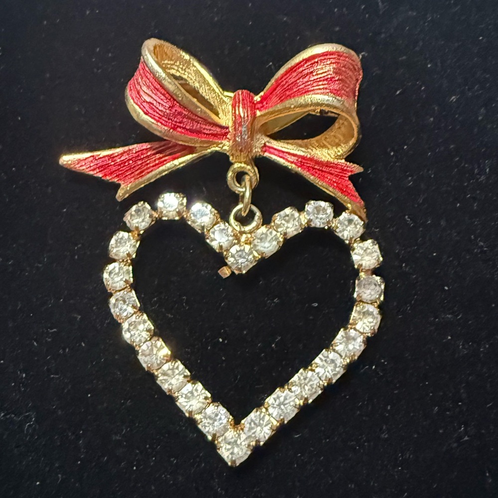 Vintage signed Beatrix Gold tone & Red Heart Bow Pin - rhinestone Heart Drop